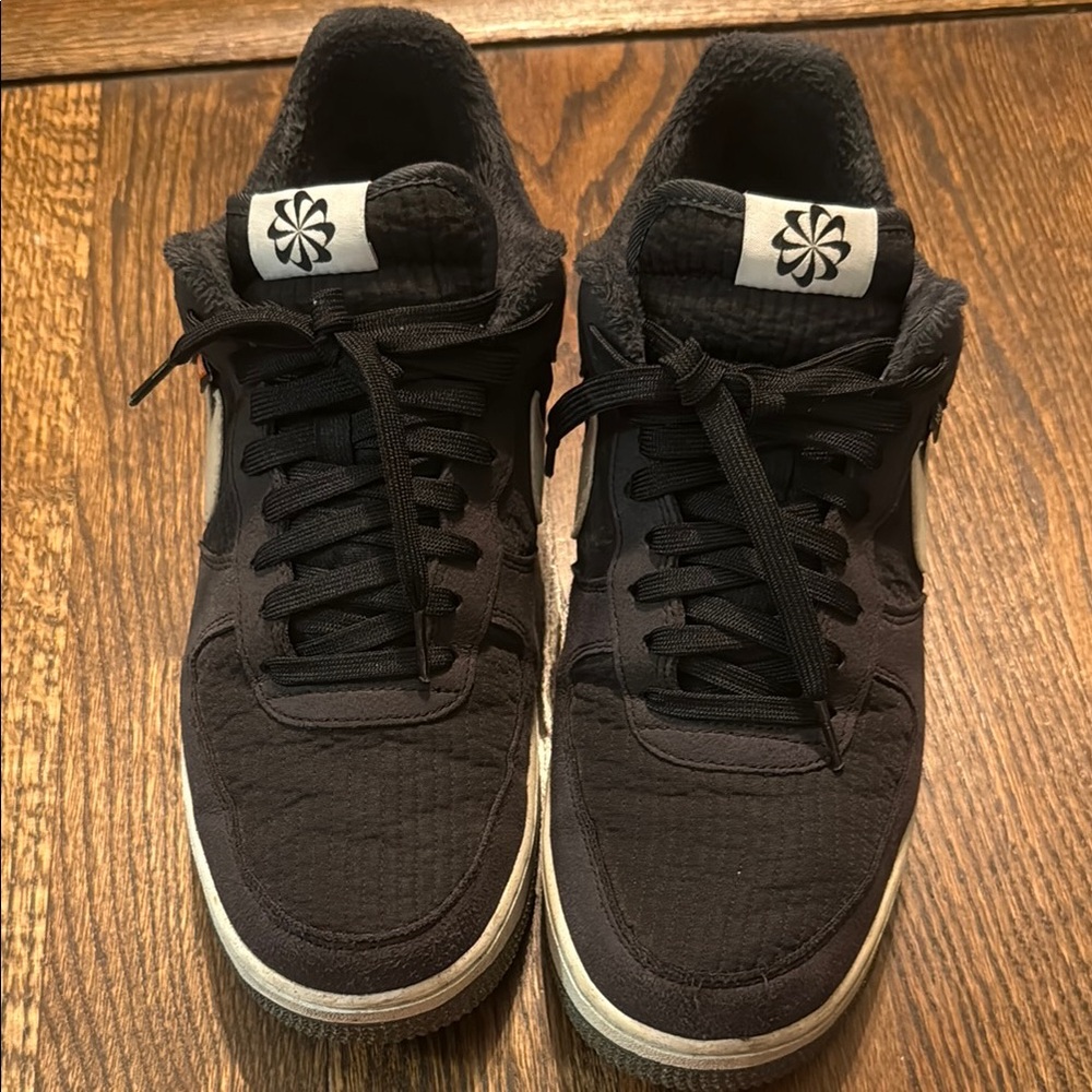Nike Black Sneakers Low-Top Classic Design